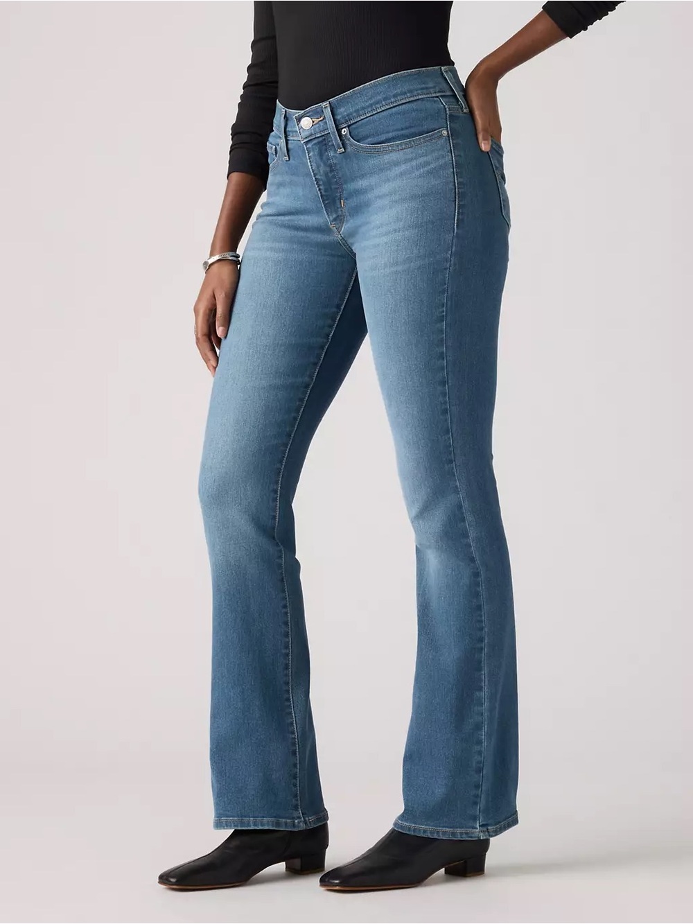 Levi Strauss 315 Shaping Bootcut Jeans Women’s Size 27‎